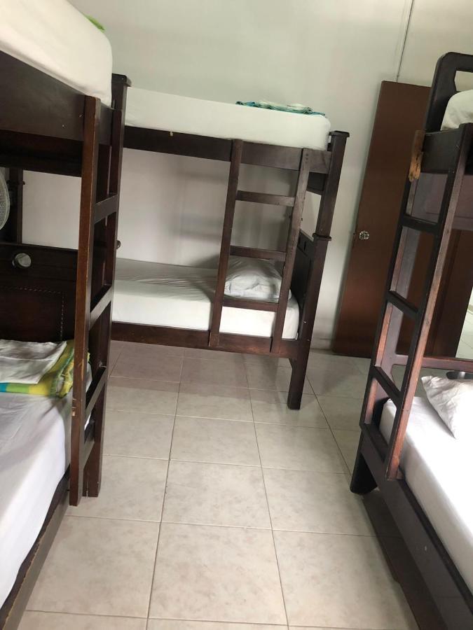 New Memphis Hostal Medellin Luaran gambar