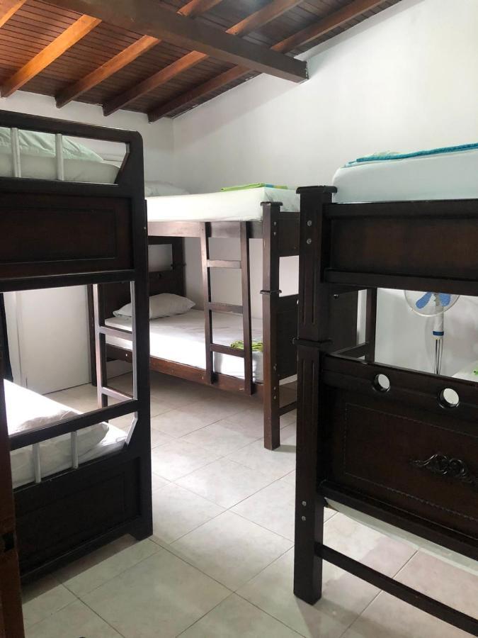 New Memphis Hostal Medellin Luaran gambar