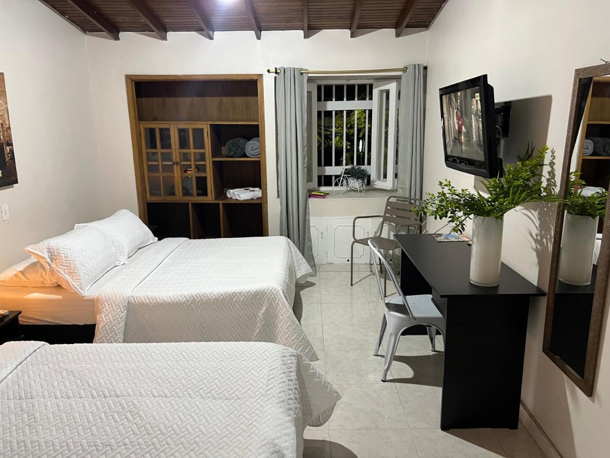 New Memphis Hostal Medellin Luaran gambar