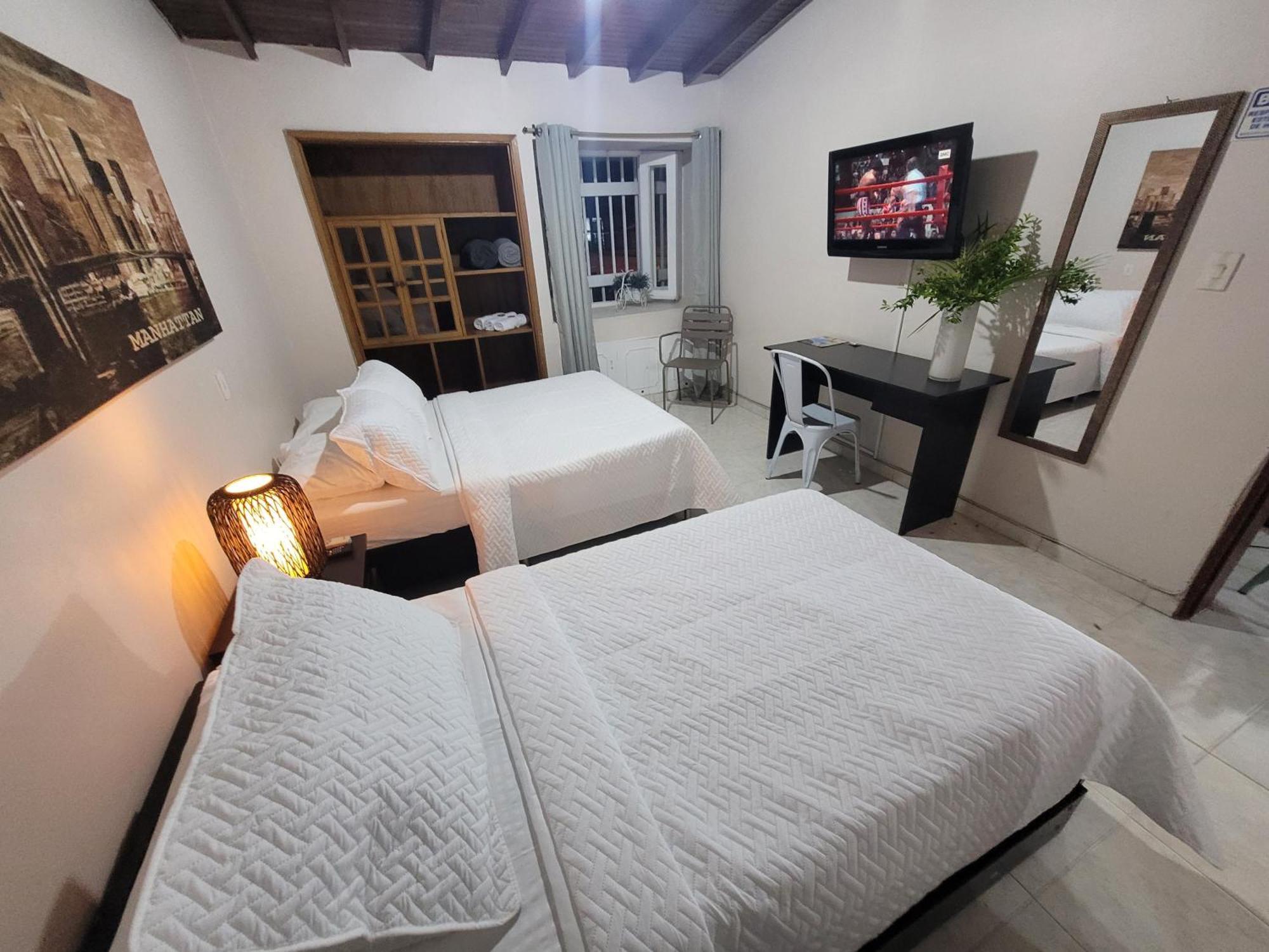 New Memphis Hostal Medellin Luaran gambar